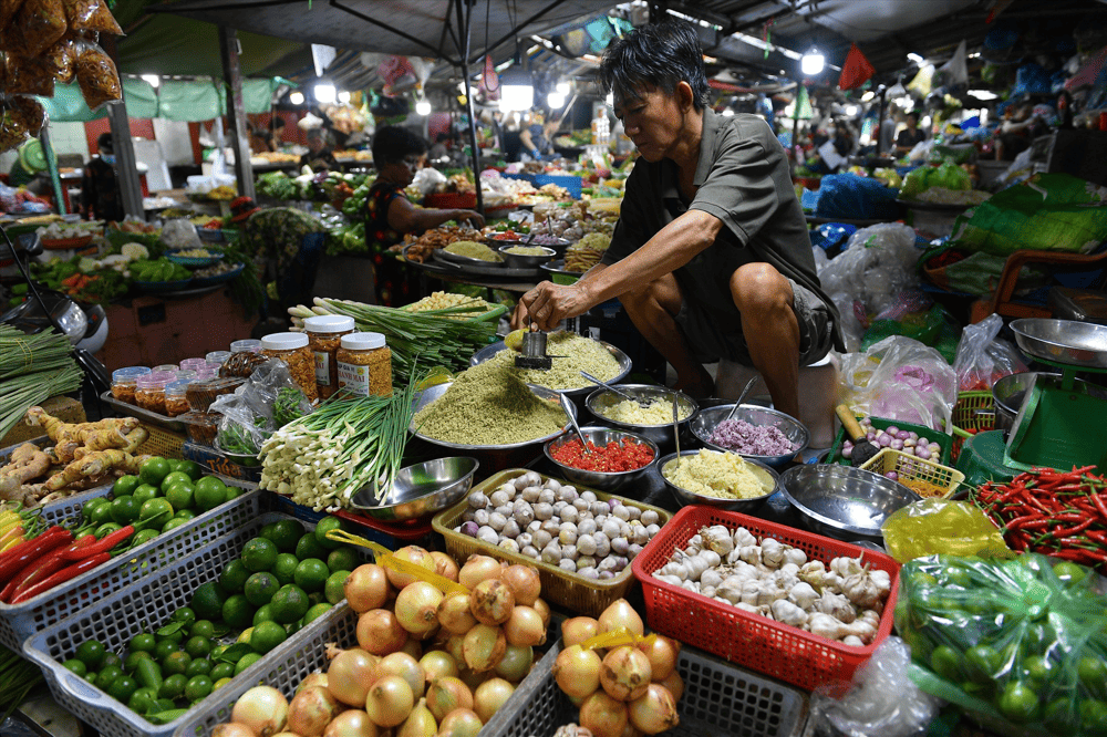 Thai Binh Market is not a major tourist destination, but a bustling spot for workers and residents (Source: laodong.vn)